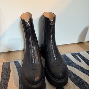 Steve Madden Black Zippered Ankle Booties